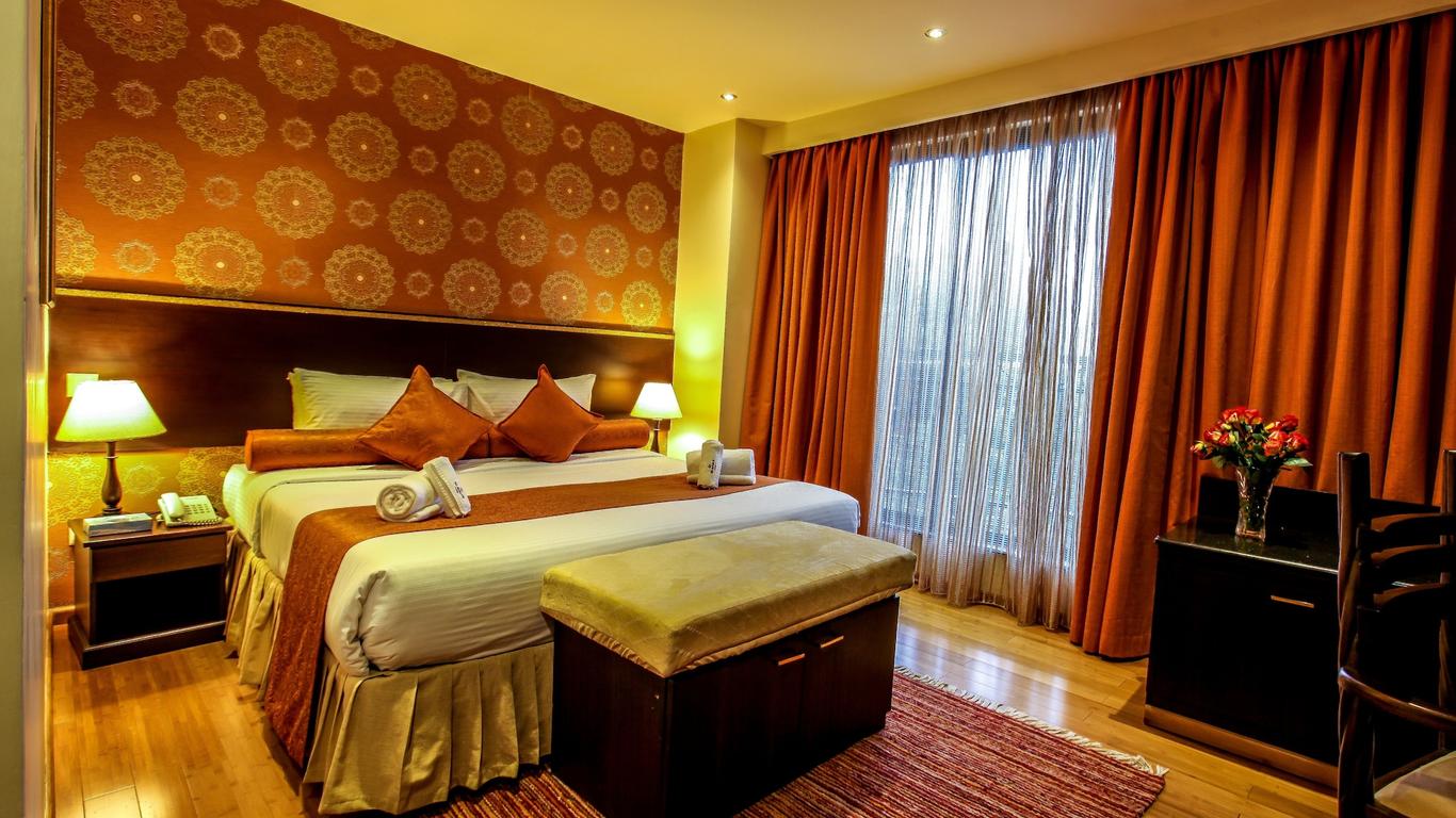 โรงแรม Monarch