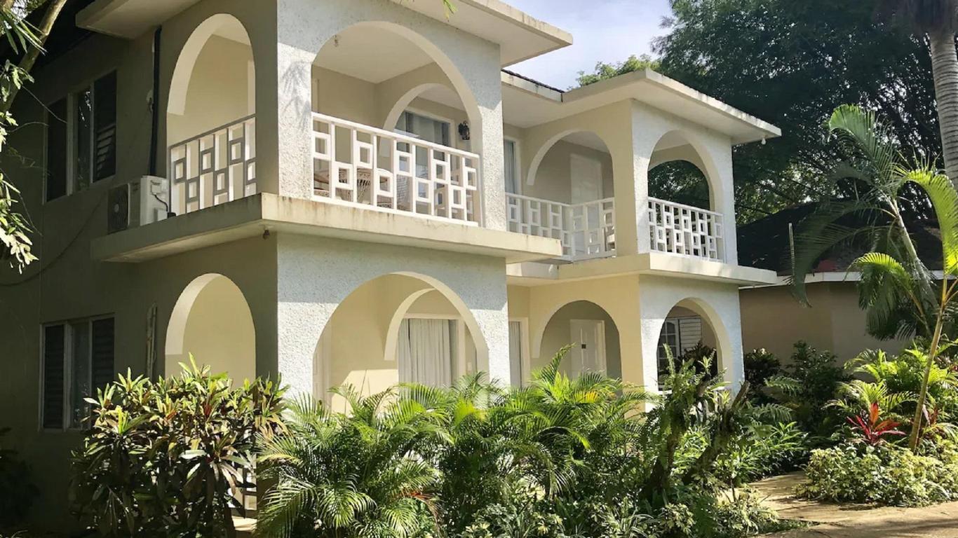 Coral Seas Garden Resort