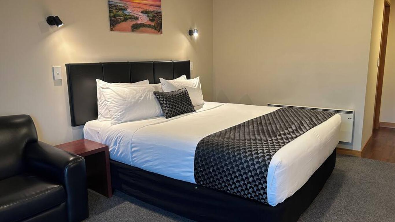 โรงแรม Shelby Motor Lodge