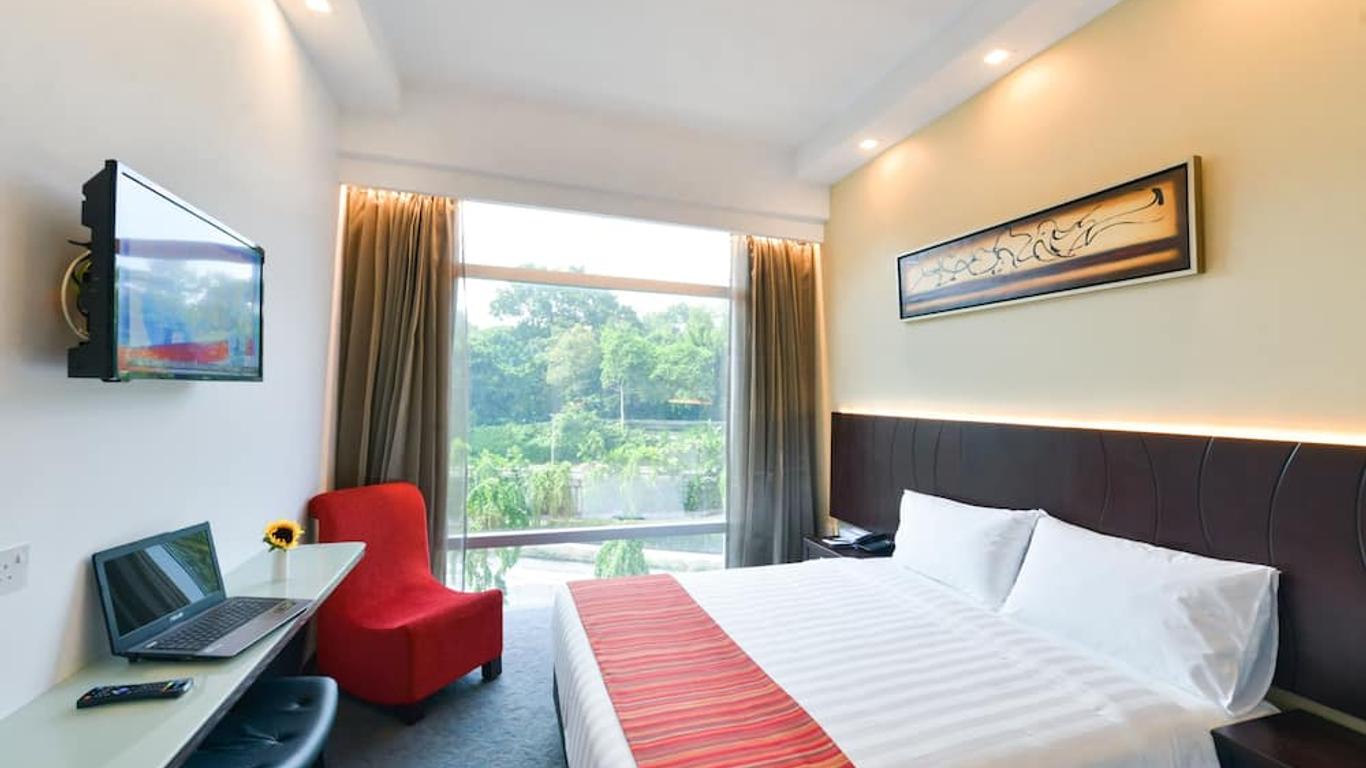 โรงแรม ชานเซลเลอร์ แอท ออร์ชาร์ด