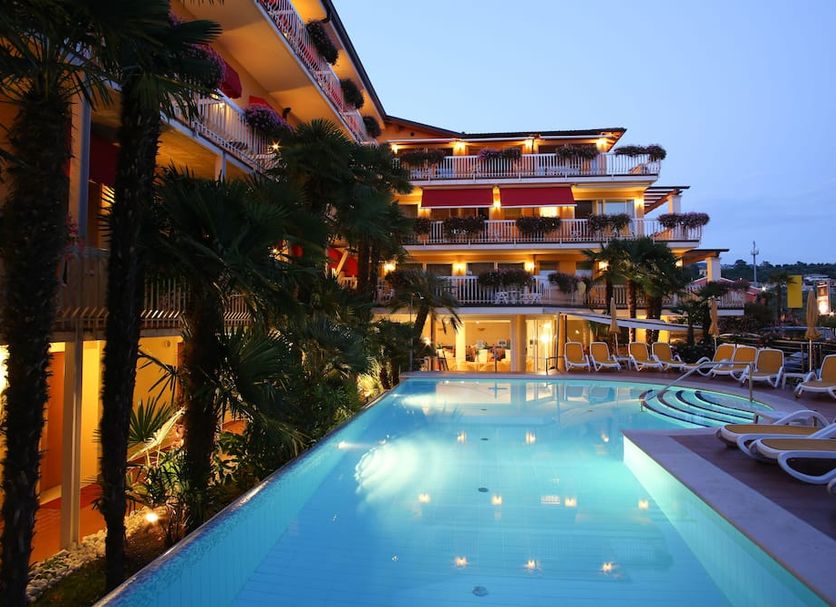 สระว่ายน้ำ รูปภาพ