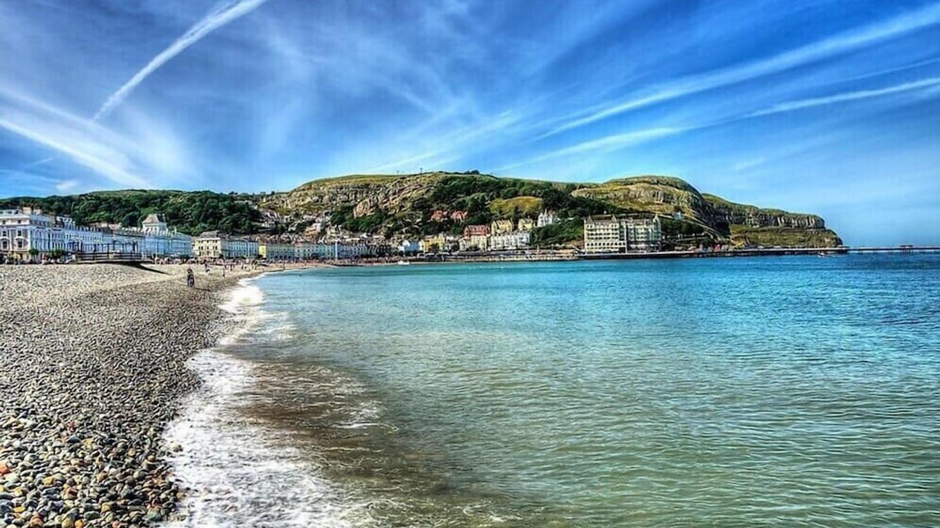 โรงแรม Llandudno Bay