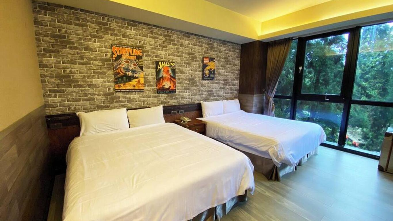 โรงแรมมอนสเตอร์วิลเลจ