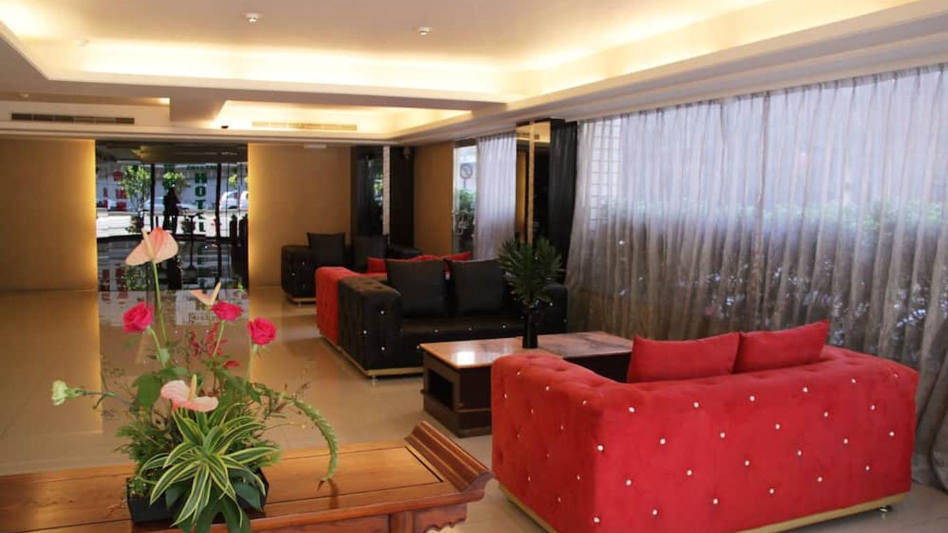 โรงแรมคริสตัล