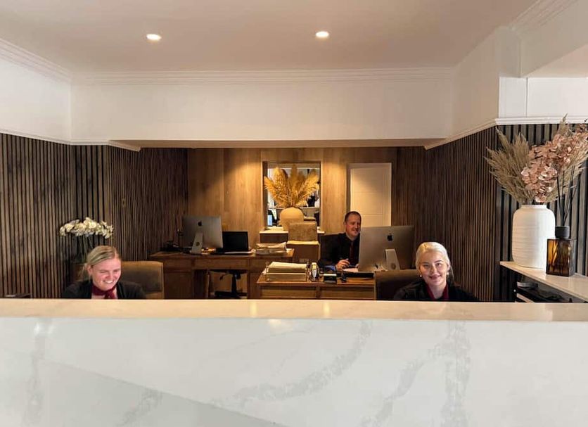 แผนกต้อนรับส่วนหน้า รูปภาพ