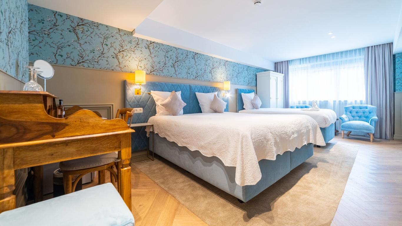 โรงแรมแกรนด์นอร์มานดี้ โดย CW Hotel Collection