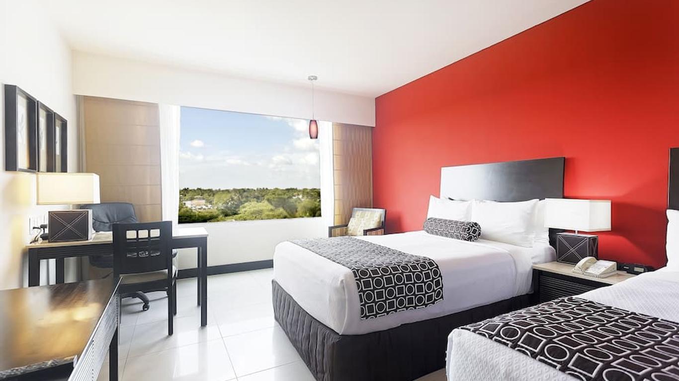 คราวน์ พลาซ่า วิลล่าเฮอร์โมซา บาย IHG