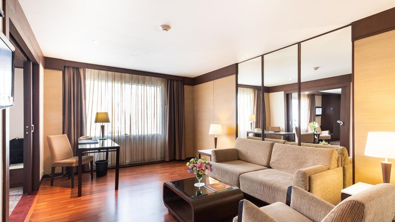 โรงแรมซีนิท สุขุมวิท กรุงเทพ