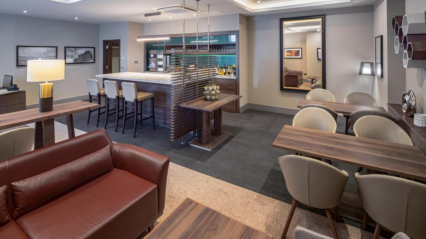 โรงแรม Crowne Plaza Solihull บาย IHG
