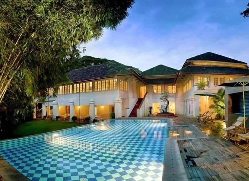 สระว่ายน้ำ รูปภาพ