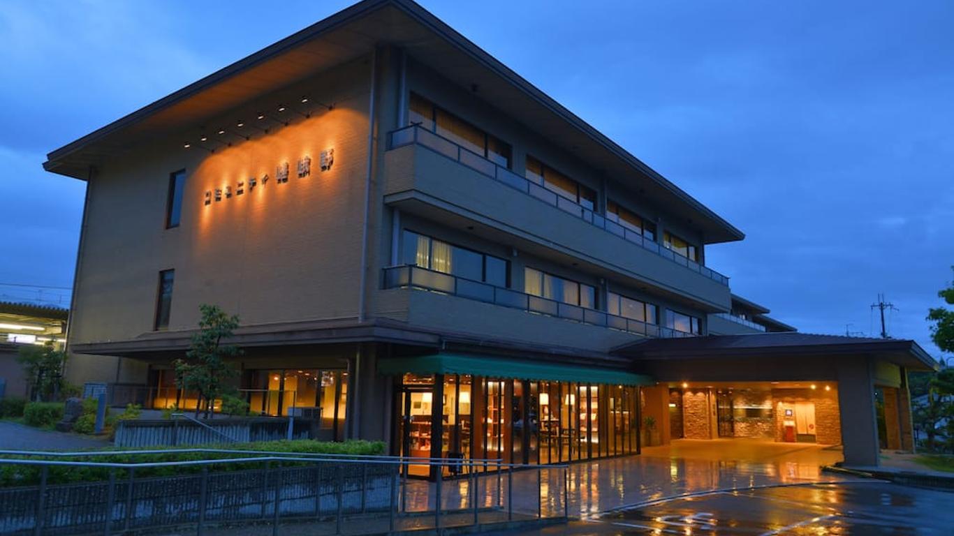 โรงแรมบินาริโอ ซางะ อะราชิยามะ