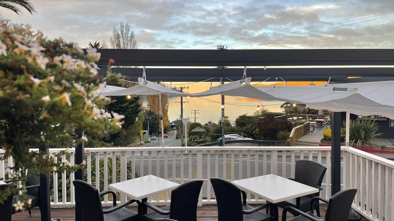 Governors Bay Hotel