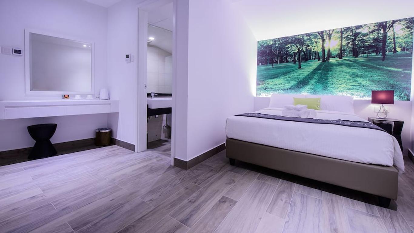 โรงแรมเจ 8 (SG Clean (สิงคโปร์))