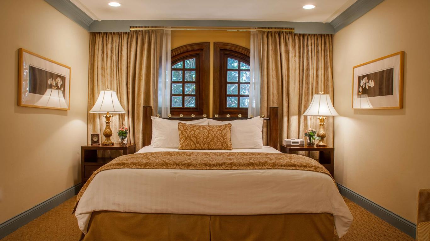 โรงแรมเบสท์เวสเทิร์นพลัส ซันเซ็ตพลาซ่า