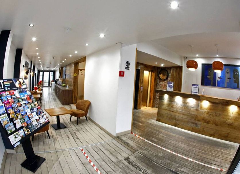 แผนกต้อนรับส่วนหน้า รูปภาพ