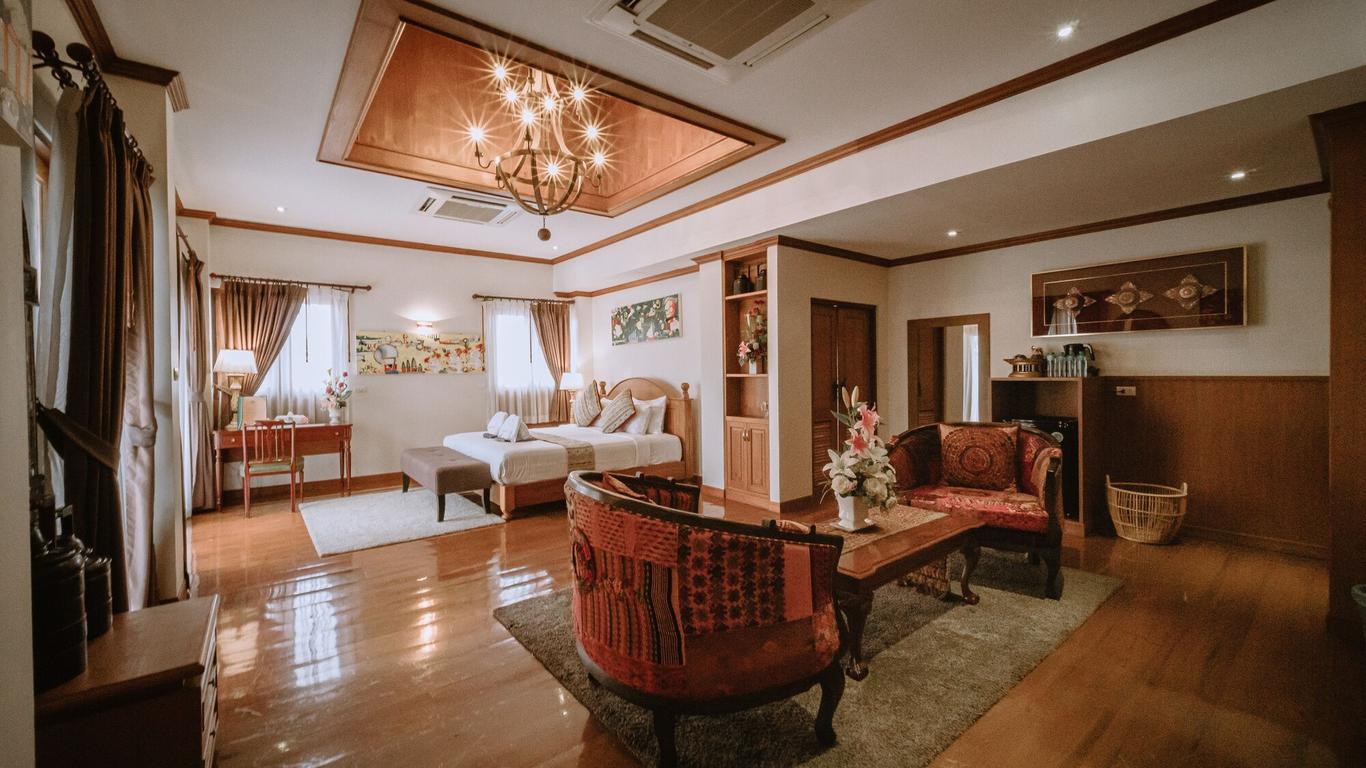 บ้านเฮือนเพ็ญ