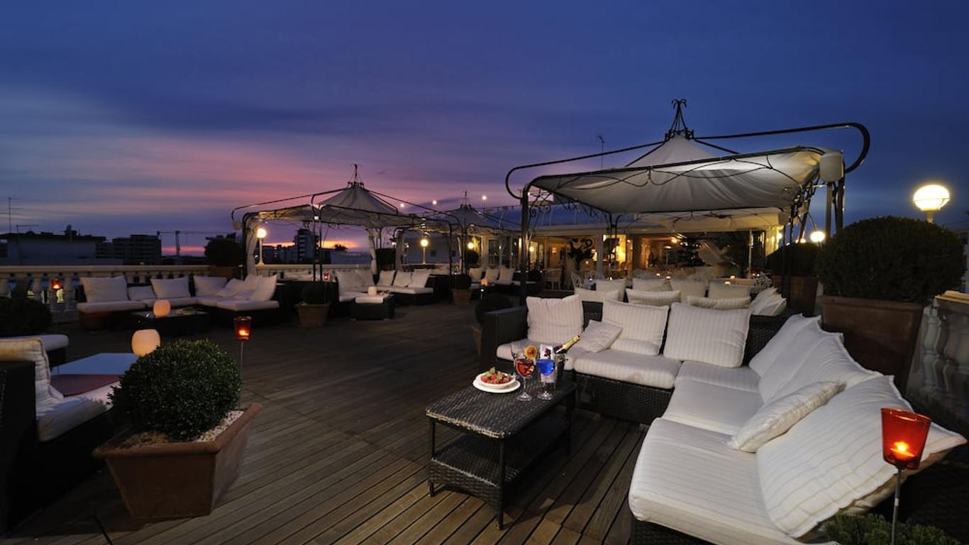 โรงแรมอิตาเลียพาเลซ