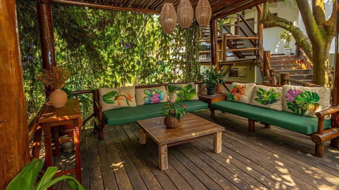 โรงแรม อังเซยาดา โดส โคราอิส พรายา
