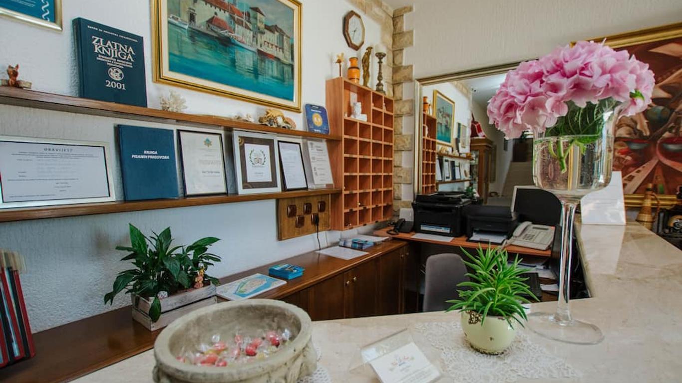 Hotel Vila Tina