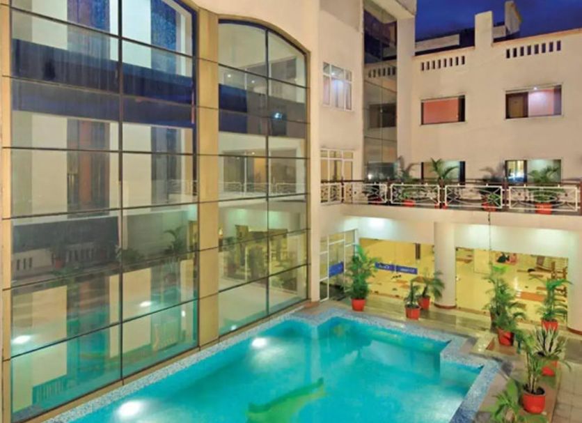 สระว่ายน้ำ รูปภาพ