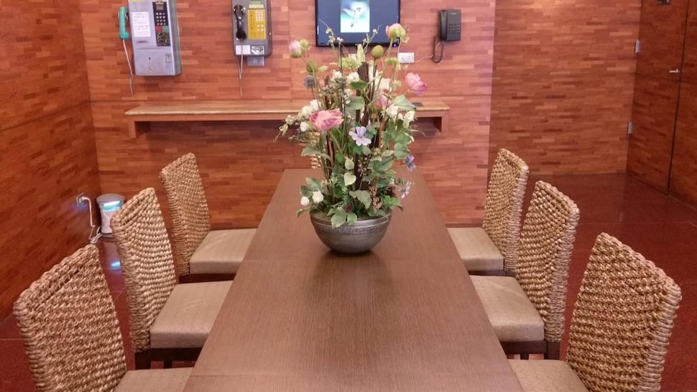 โรงแรมพรีเมียร์