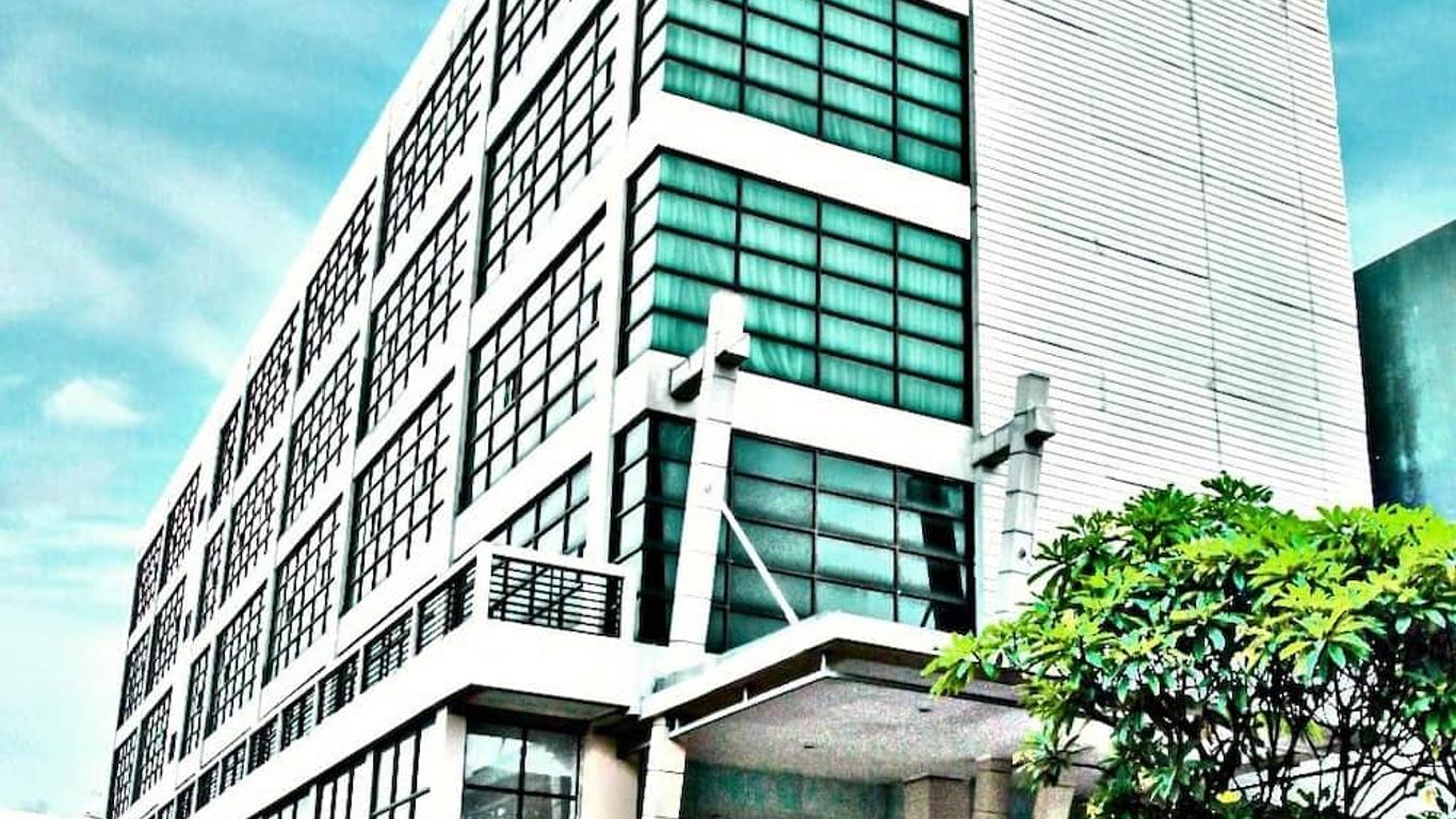 โรงแรม N1
