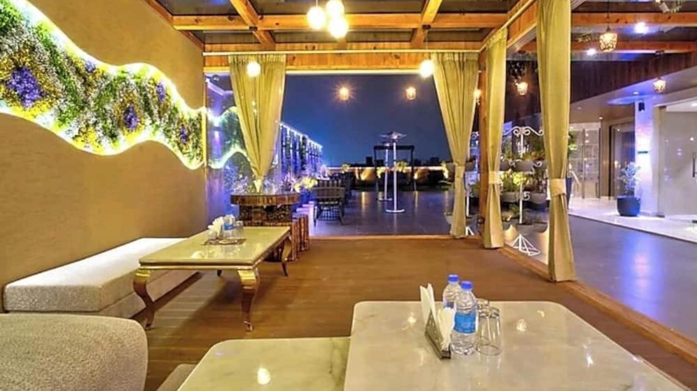 โรงแรมฮานุวานต์พาเลซ