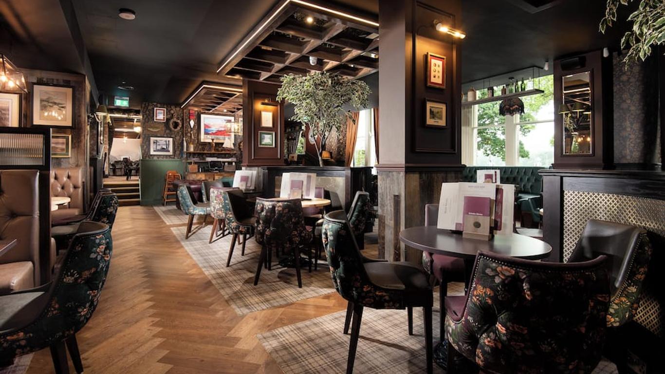 โรงแรม The Waterhead Inn - The Inn Collection กลุ่ม