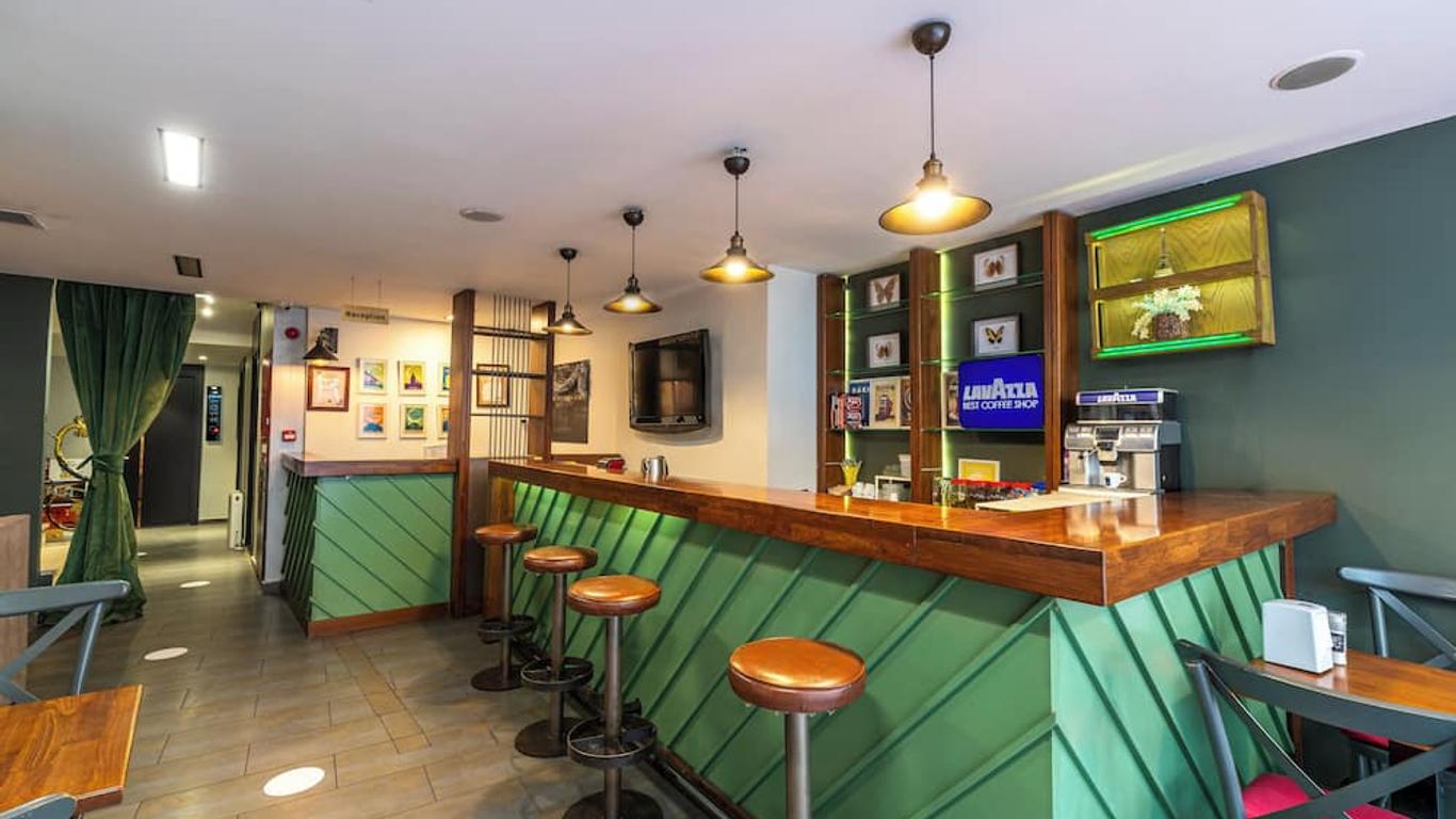 โรงแรม Karakoy Aparts