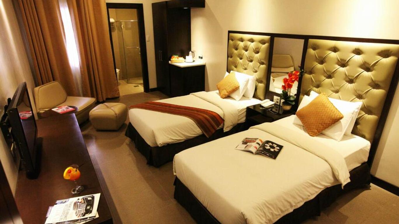 โรงแรมคาสเซิลพีค