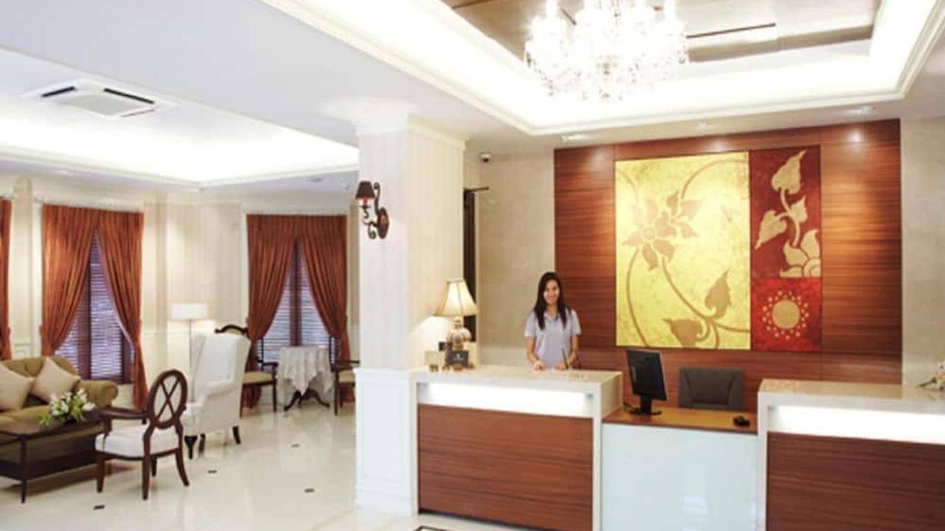 โรงแรมออรั่ม เดอะริเวอร์เพลส