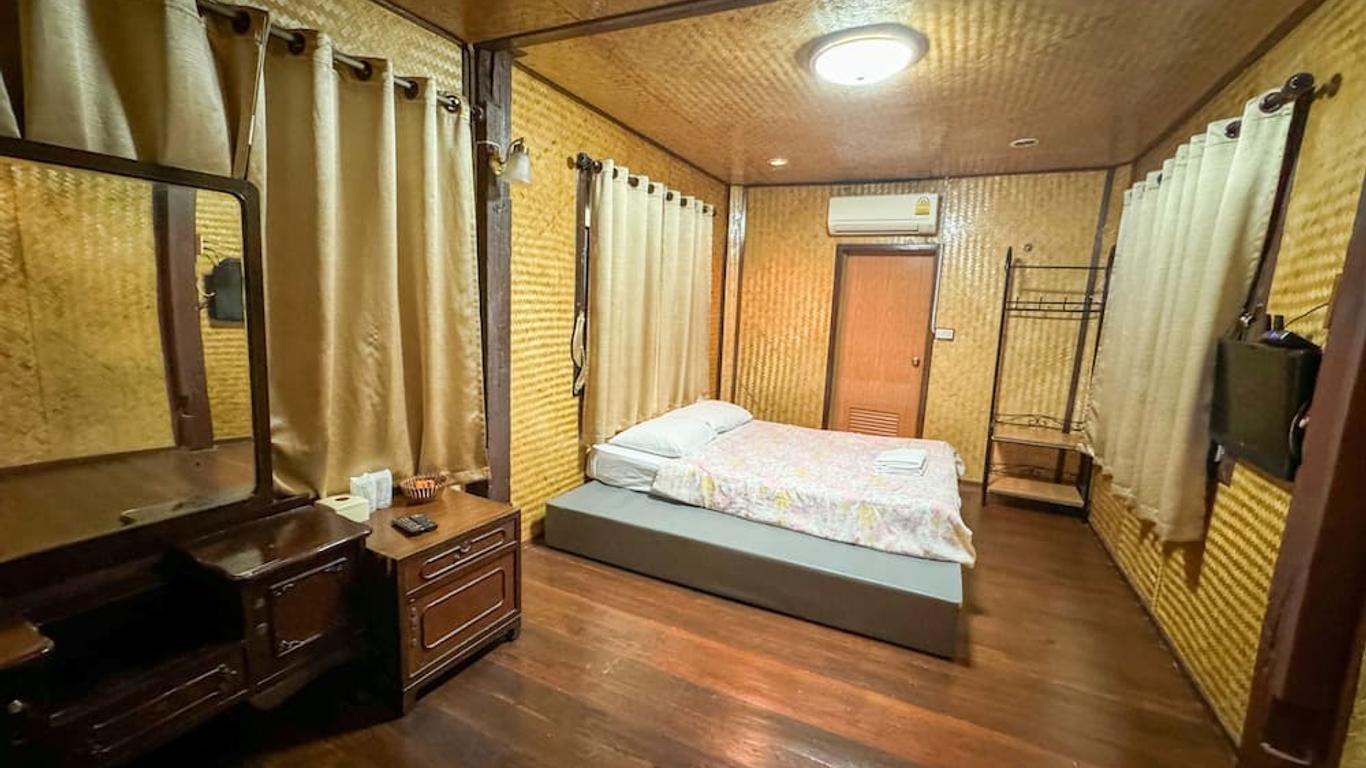 สุรี การ์เด้น รีสอร์ต แอนด์ คาราโอเกะ
