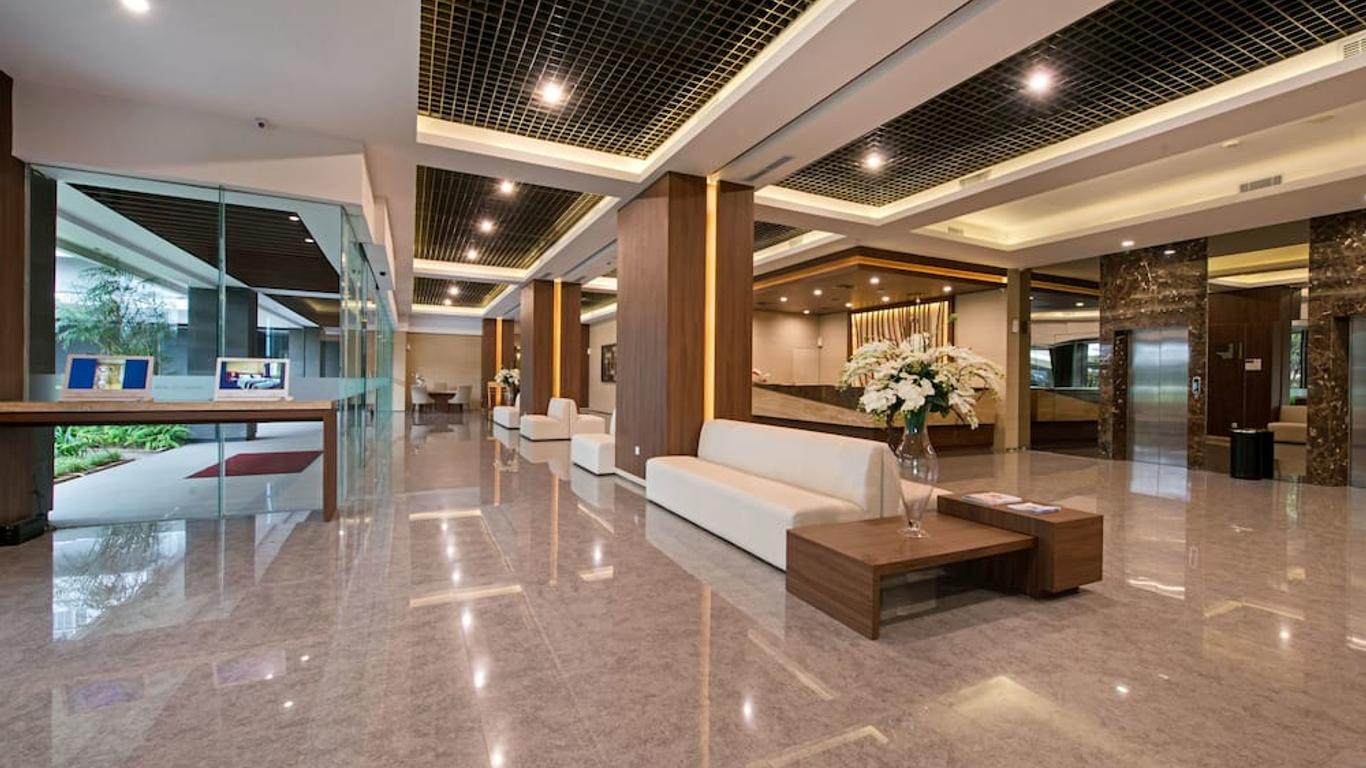 โรงแรมแกรนด์วิซ พอยน์ส ซิมาตูปัง จาการ์ตา - ผ่านการรับรอง CHSE