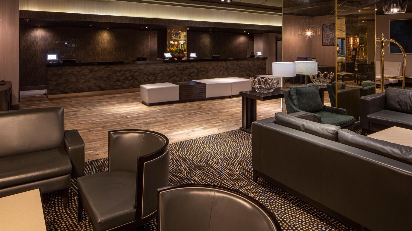 โรงแรม คราวน์ พลาซา ฮาร์โรเกต บาย IHG