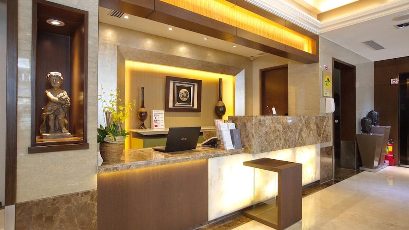 โรงแรมซินหยวน เซเลบเมโทร