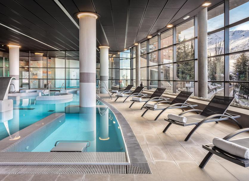 สระว่ายน้ำ รูปภาพ