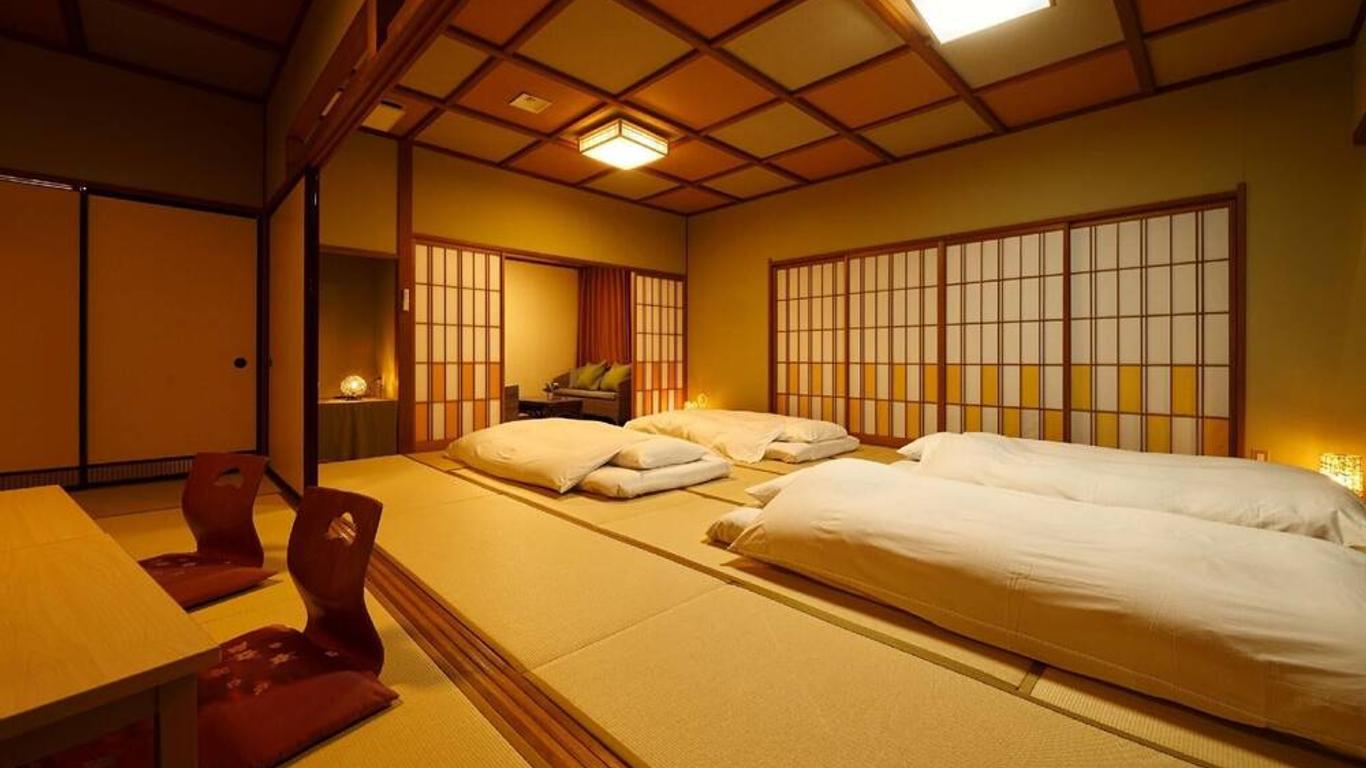 ยูกาอิ รีสอร์ท ยามานากะออนเซ็น ฮานะ-ไซโชรากุ (เรียวกังสำหรับผู้หญิงเท่านั้น)