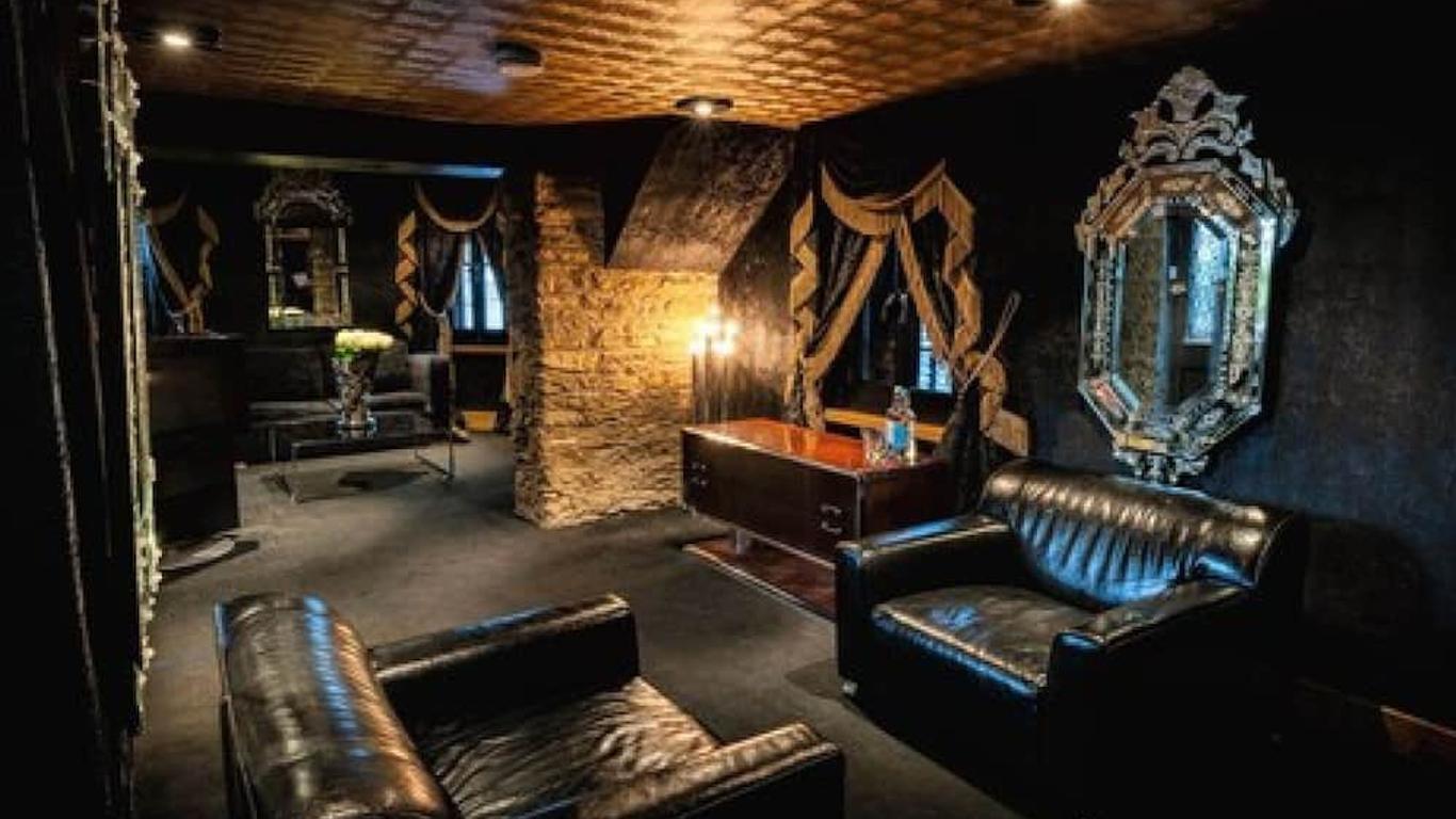 โรงแรม Crazy Bear-Stadhampton