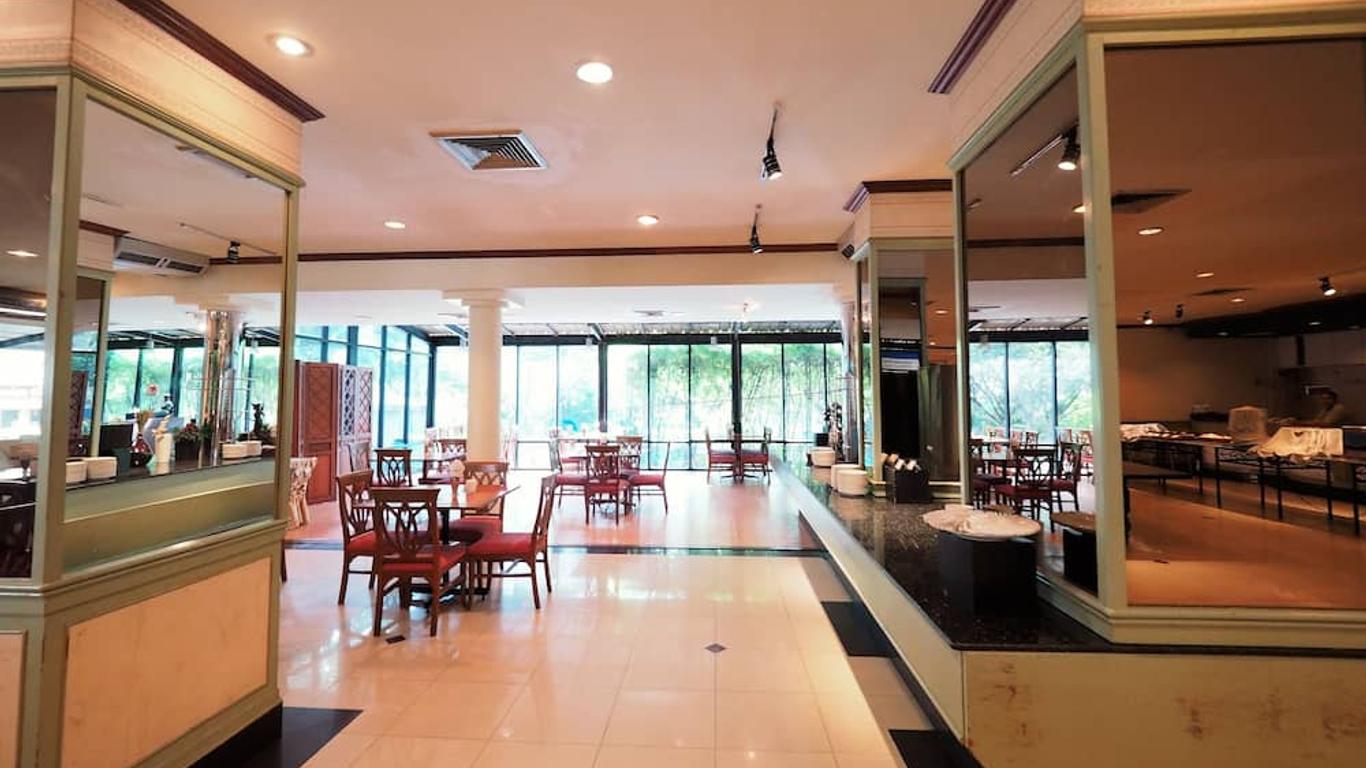 โรงแรมริเวอร์แคว