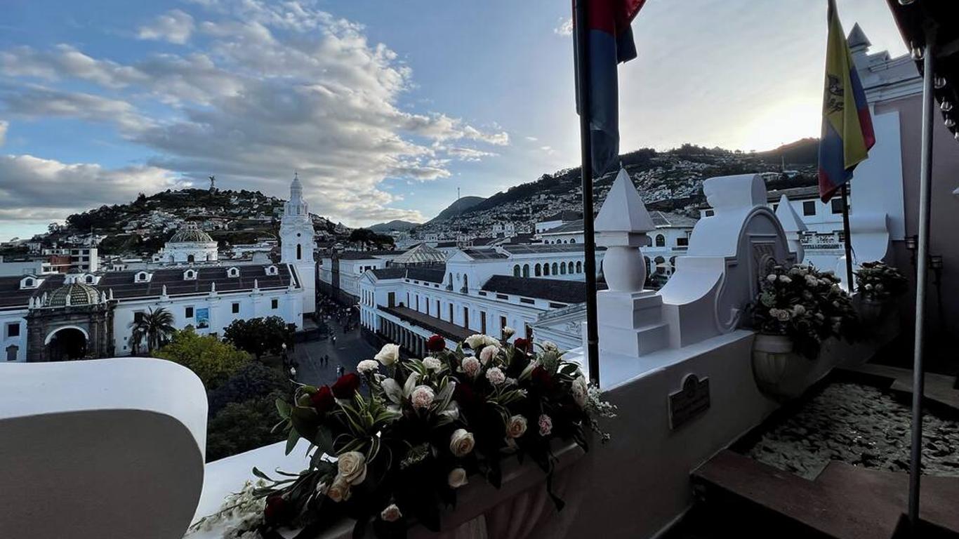 Plaza Grande Hotel