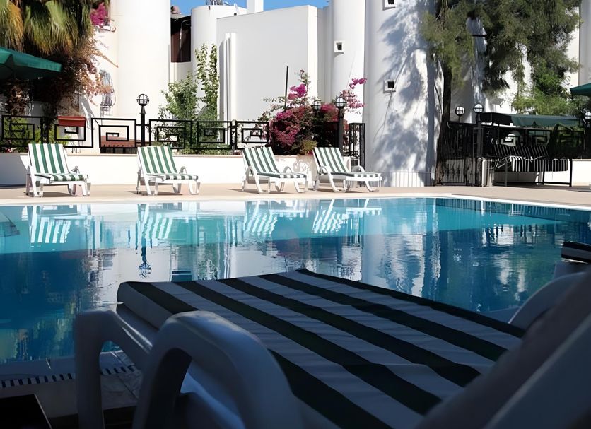 สระว่ายน้ำ รูปภาพ