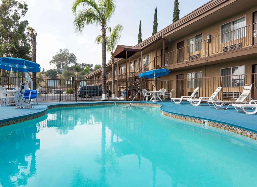 สระว่ายน้ำ รูปภาพ