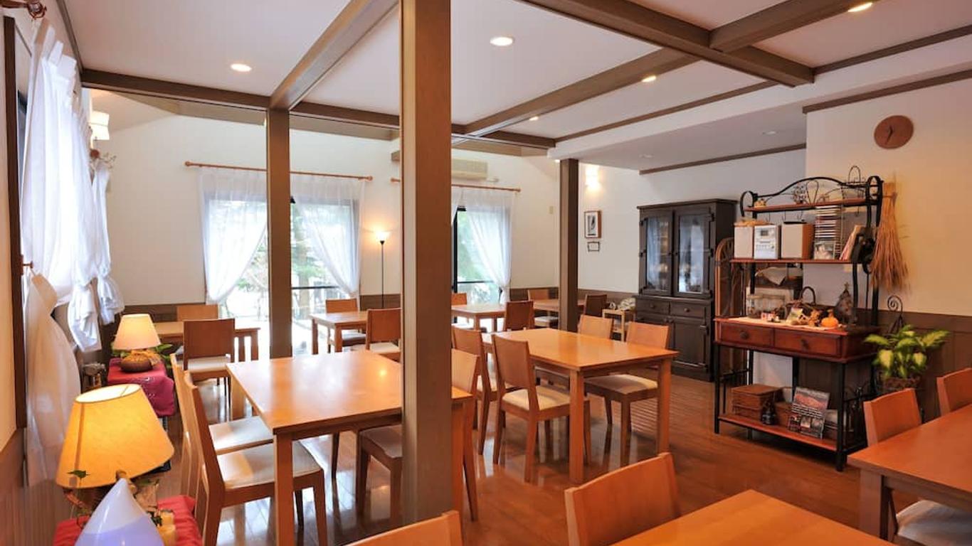 โรงแรมเปอร์ตี อานีส การ์เดน