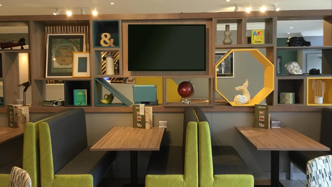 ฮอลิเดย์ อินน์ รักบี้/นอร์ทแธมป์ตัน M1, หมายเลข 18 บาย IHG