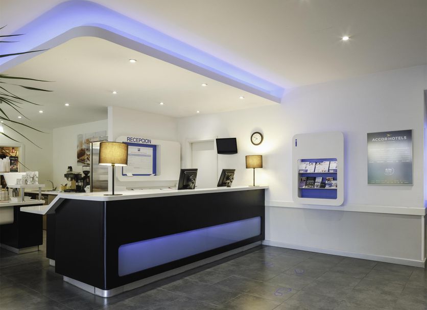 แผนกต้อนรับส่วนหน้า รูปภาพ