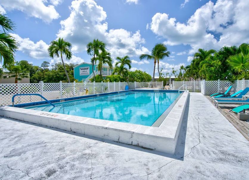 สระว่ายน้ำ รูปภาพ