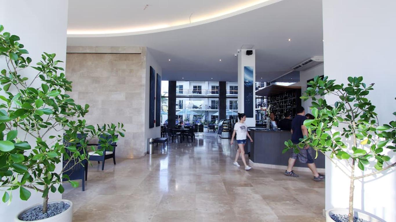 โอเซอาโน บูทีค โรงแรม & บิสโทร