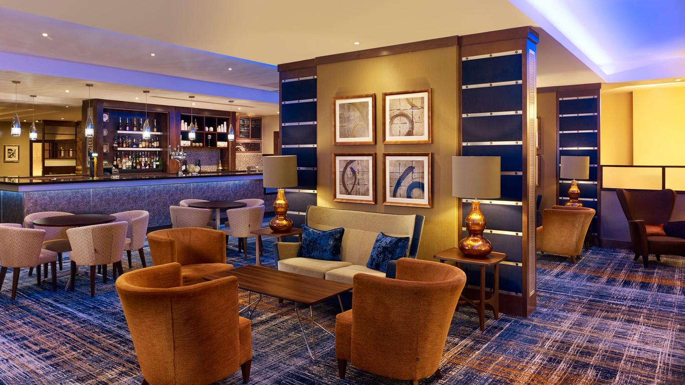 โรงแรม คราวน์ พลาซ่า ลอนดอน - แกตวิค แอร์พอร์ต บาย IHG