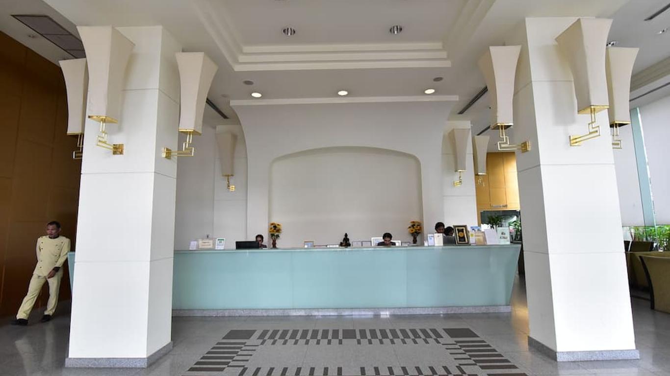 โรงแรมนิวซีซั่น