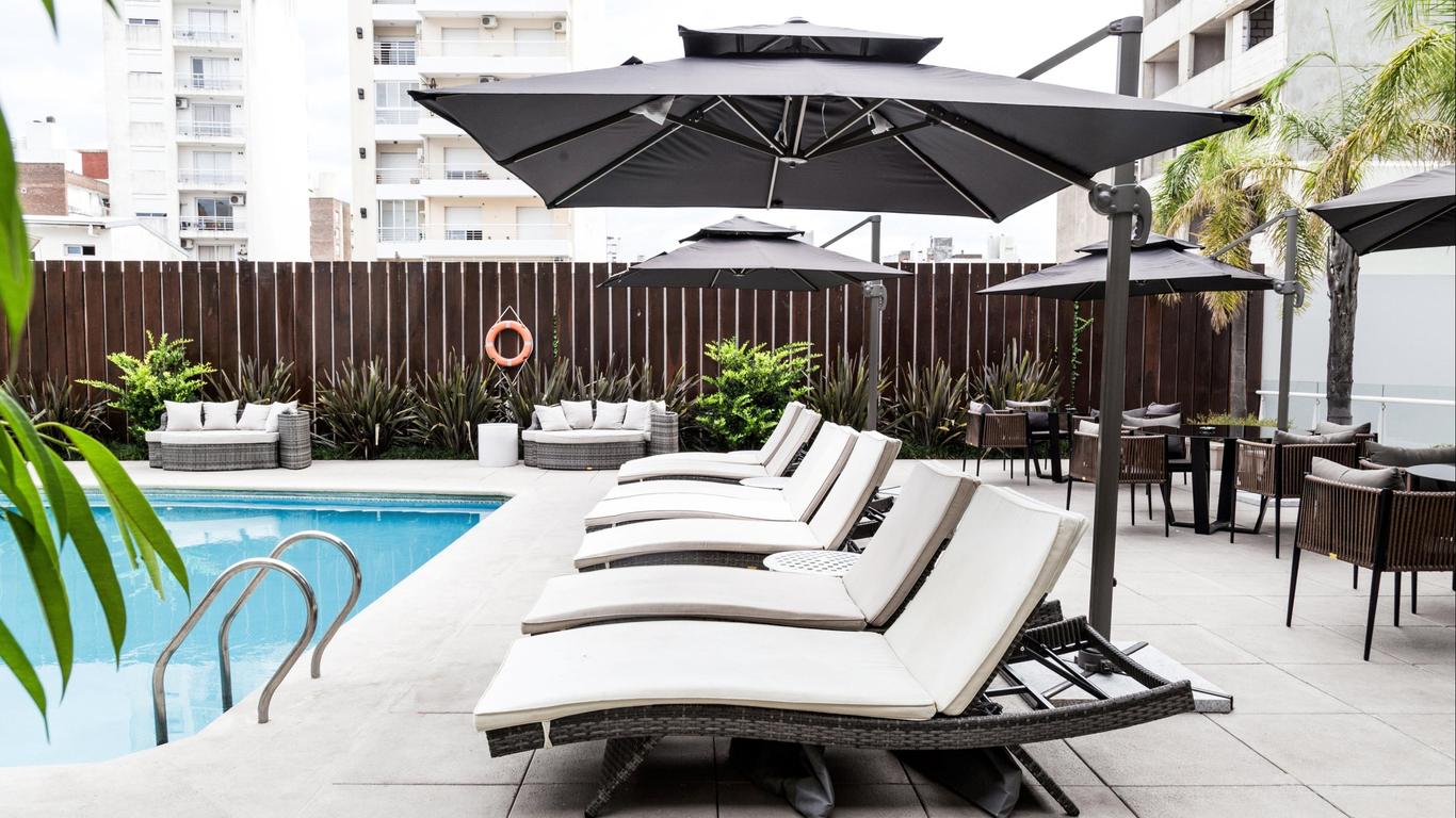โรงแรม ฮอลิเดย์ อินน์ โรซาริโอ บาย IHG
